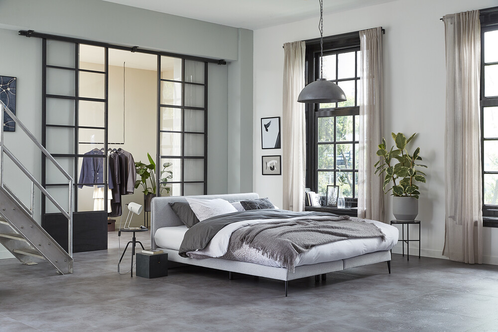 Boxspring Tuxedo 