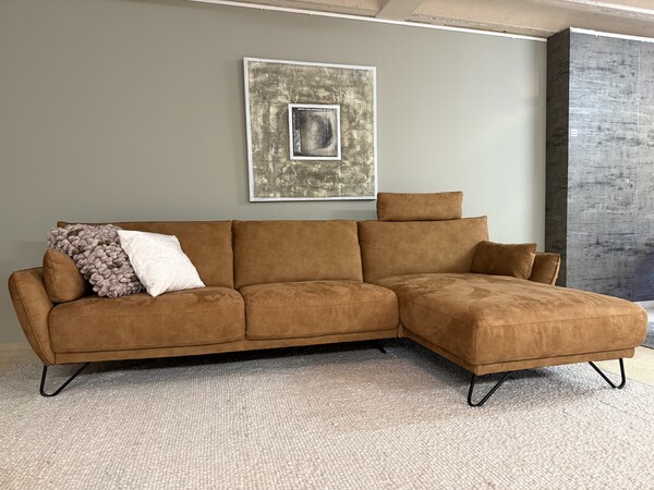 Hoekbank Montego Rom, stof Sambia cognac. Van €3.283,- voor €1.995,-