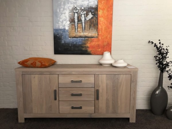 Dressoir massief van € 2.639,00 nu voor  € 1.495,00